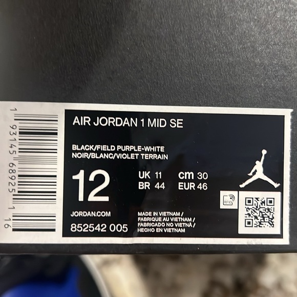 Nike Air Jordan sneakers 1Mid SE men size 12.  EUC like new - Picture 10 of 13